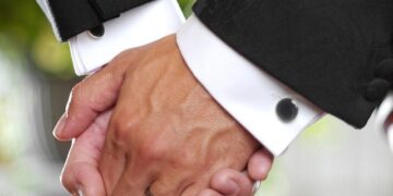How to build strong relationships in gay couples?