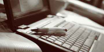 Positive and Negative Effects of Technology on Academic Writing Skills