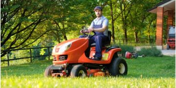 SMALL RIDING LAWN MOWERS – MAKE THE RIGHT CHOICE
