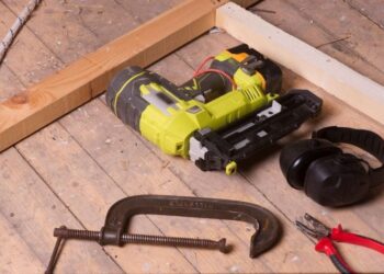 How to Choose Best Brad Nailer in 2020? – Buying Guide