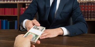How Much Are Lawsuit Settlement Amounts for Personal Injury? A Simple Guide