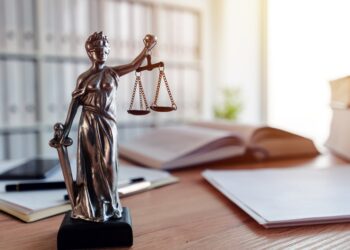 Law Firm Management: 5 Tips for Running a Successful Law Firm