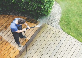 5 benefits of deck cleaning service