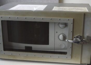 5 things to do with an old Microwave