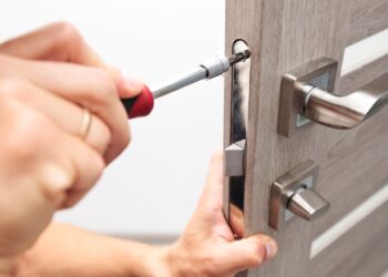 Choosing Affordable Emergency Locksmiths in MONS
