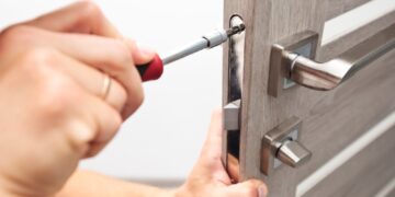 Choosing Affordable Emergency Locksmiths in MONS