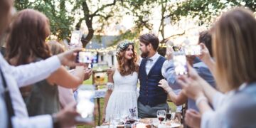 5 Tips for Planning an Engagement Party
