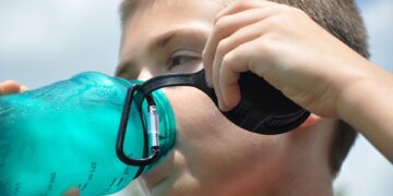 Healthy drinks for kids: How teens have different needs