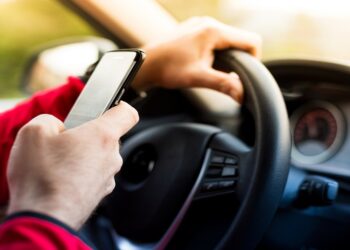 How to Prevent Texting and Driving: 5 Effective Ways