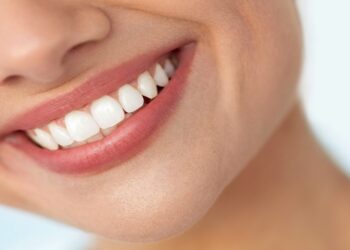 Show Off Those Pearly Whites! 5 Must-Know Tips for a Bright, White Smile