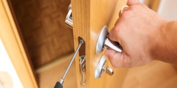 What is locksmith services?