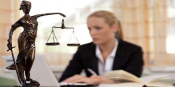 9 Reasons You Should Hire a Criminal Defense Lawyer