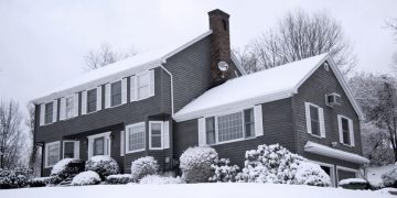 How to Pick the Best Roof for Winter Weather