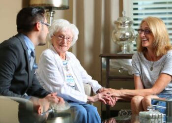 How to Move Your Parents to a Care Community