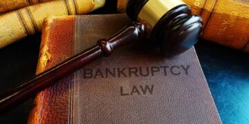 5 Reasons Why You Need a Bankruptcy Lawyer (Now!)