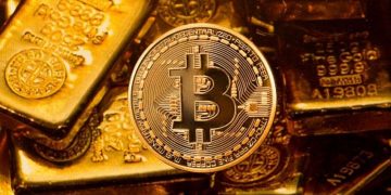 Should You Buy Gold or Bitcoin during the Pandemic for Better Returns?