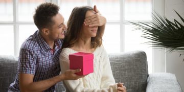 7 awesome and memorable ways to celebrate anniversaries