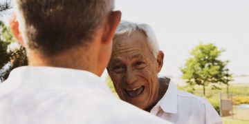 5 Early Warning Signs of Impending Hearing Loss