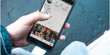 7 Signs You Need a Social Media Cleanse, and How to Do It Right