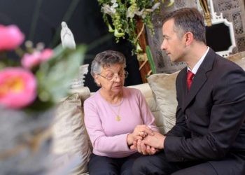 A Step by Step Guide on How to Plan a Funeral Service