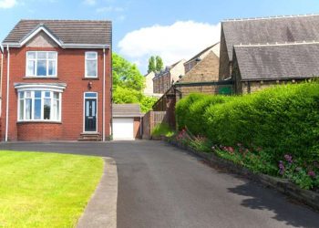 Asphalt vs. Concrete Driveway: Which Is Right for Your Home?