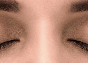 5 must-have tools for applying eyelash serums