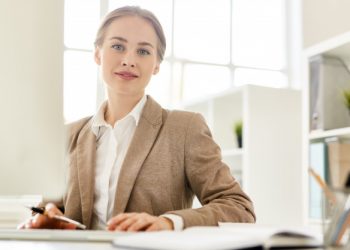 CHOOSING THE IDEAL WORKWEAR: A SHORT GUIDE