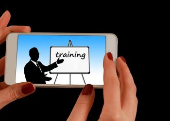 What Are the Benefits of Using an Online Personal Trainer? 