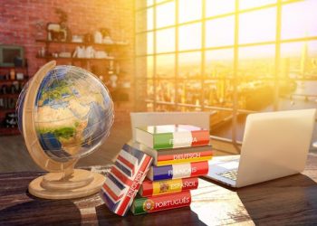 4 Reasons to Pursue a Career in Translation 