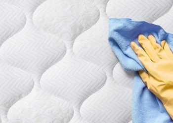 3 Ways to Remove Period Stains