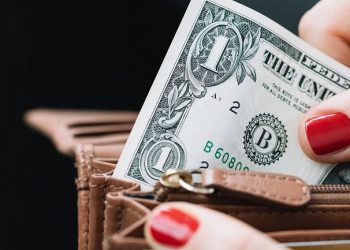 A Guide to Saving Money Easily