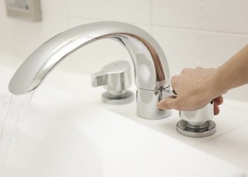 How to Remove and Replace a Bathtub Faucetin Just 3 Steps?