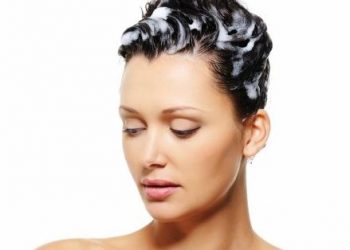 Top 5 Benefits of Using a Detox Shampoo.