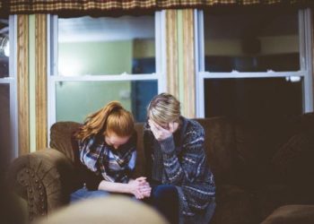 Grief and Loss: Symptoms & 6 Ways to Overcome It