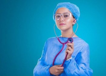 How do doctors help the community?