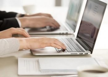 Who pays more tax, sole trader or limited company?