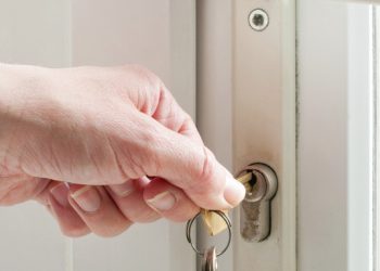 How much does it cost for a locksmith to open a door?