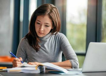 6 Stupid Reasons Not to Be a Writer at an Essay Writing Service