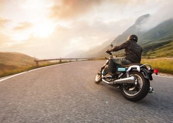 5 Safety Driving Tips for Motorcycle Drivers