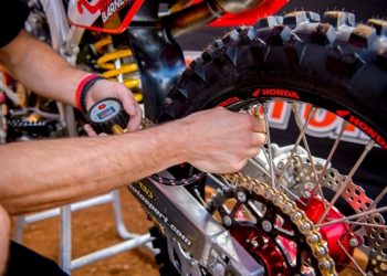 A Complete Guide To Tuning Your Dirt Bike’s Suspension