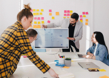 10 Reasons You Should Be Using CRM