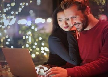 5 Ways To Make Your Online Shopping Experience Safe and Fun!