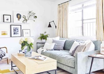 How to Decorate a Living Room: 5 Designer Tips