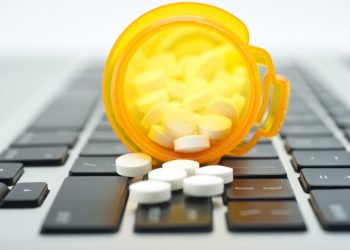 6 advantages of buying medicines online