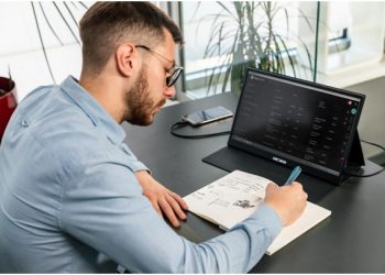 Lumonitor – Great Viewing and Portability in a Single Device