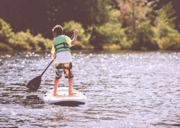Top 7 Tips for People Who Wish to Try Paddle Boarding