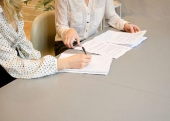 How to find a tutor that your child will like: 9 simple rules that will help you find the best teacher.