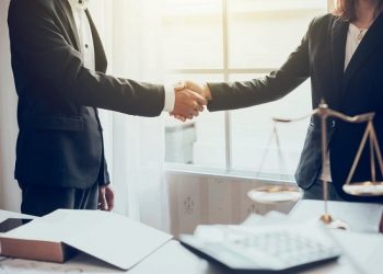 Top 4 Factors to Consider When Selecting an Excellent Attorney