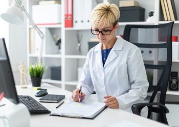 How To Become A Medical Director