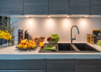 How to Enrich Your Home and Wow House Guests With Modern Sinks 